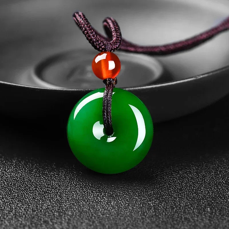 Women'S Fashion Jewellery - Natural Green Jade Safety Buckle Pendant